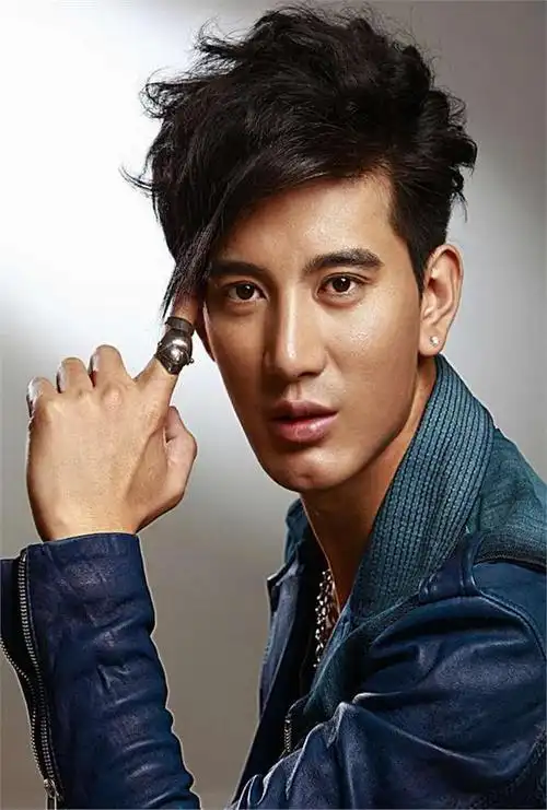 蒲巴甲,拍戏竟然只为求婚女主角,终为自己的"风l"付出了代价