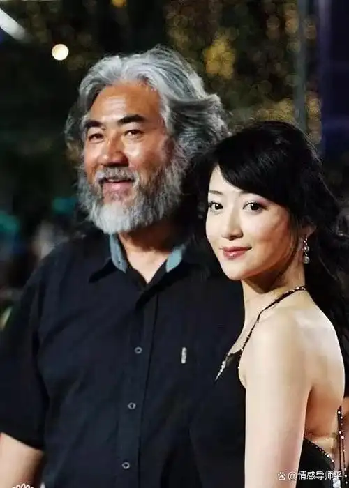 张纪中公开怒斥娇妻,百万茶犒劳司机,网友:会不会是下一个马蓉