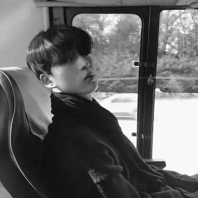 黑白头像男生冷酷霸气