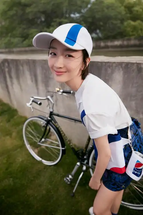 周冬雨百事可乐代言