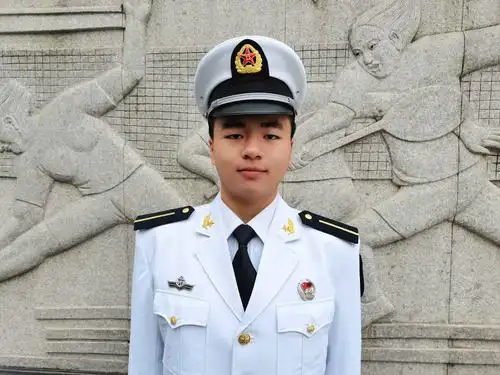 中国海军士官一一阚乐鉴成长记