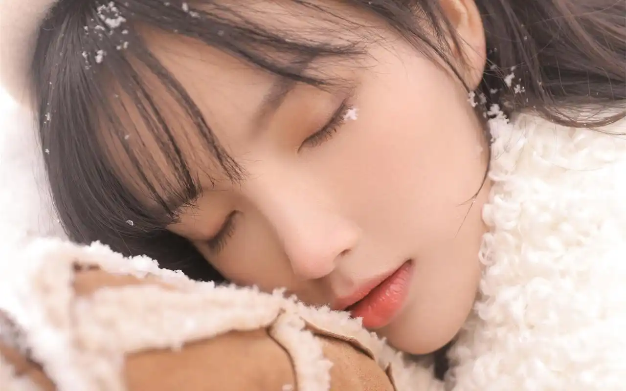 长大后,联赛aimee认为她是个想自慰的"怪人".