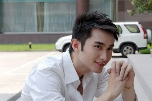 资料图:2014smg主持人新秀候选人-路易路易2005年毕业于上海戏剧学院