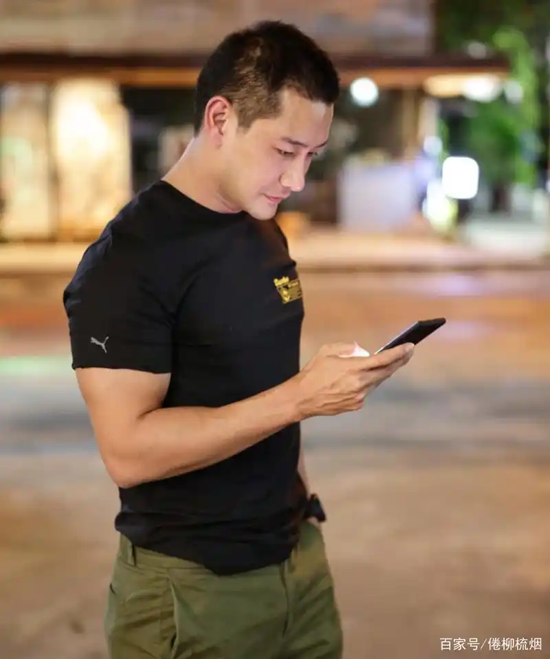 泰星pong自述精彩人生:纯情过,花心过,女人的巴掌也挨过