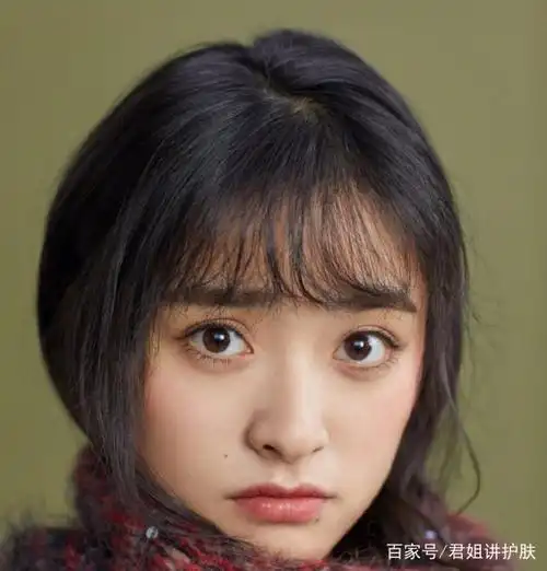 沈月清澈的大眼睛