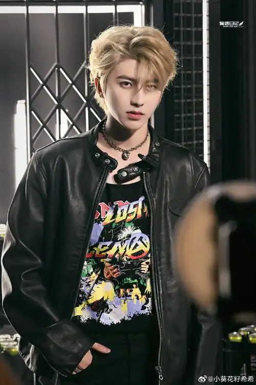 蔡徐坤##蔡徐坤新歌afterglow