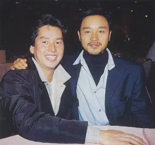 八十年代末的香港歌坛属于校长谭咏麟和哥哥张国荣.