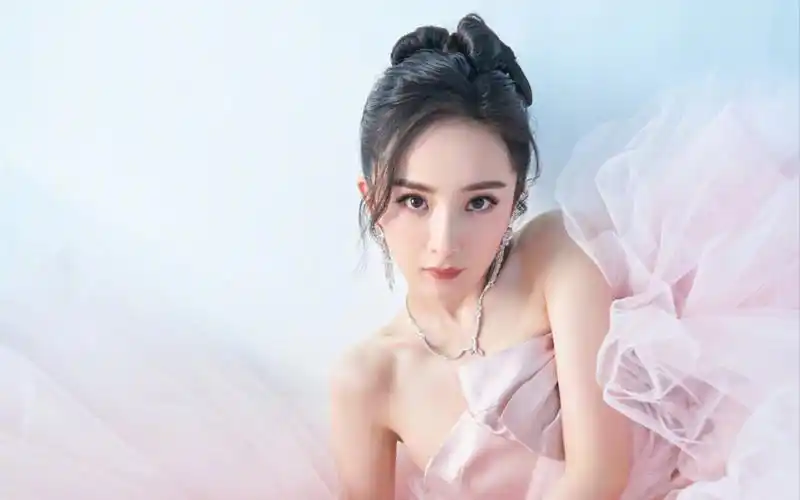 杨幂粉色纱裙性感写真桌面壁纸_大陆明星_壁纸下载_美桌网