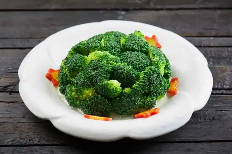 西兰花(蒜茸,清炒)(图1)