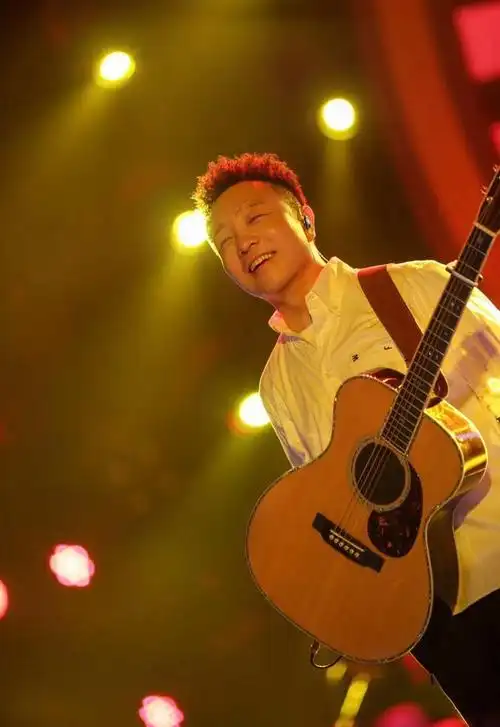 《我们的音乐节》,水木年华和许巍用音乐表达对生活100°c的热爱