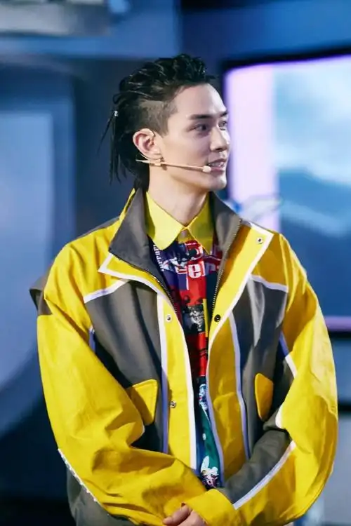 李承铉给街舞日历画重点