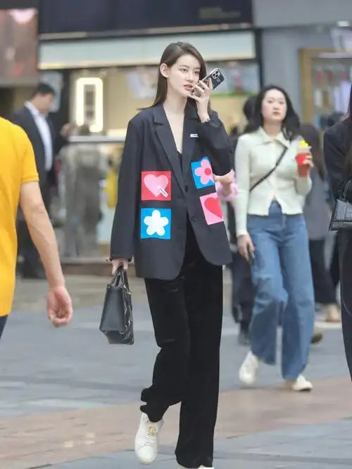 区观音桥北城天街拍摄时间:就这两天#重庆  #重庆拍照  #搭配  #街拍