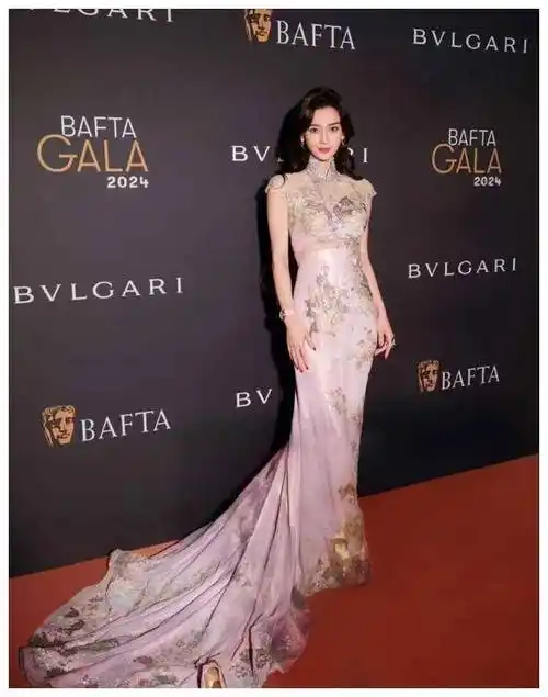 最后,不管是时尚女王还是影视女星,angelababy都是我们心中永远的女神