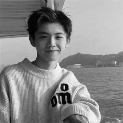 男头黑白真人头像高冷帅气图片