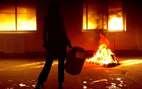 非主流美女写真高清宽屏壁纸非主流美女魅惑美女火辣美女户外写真黑白