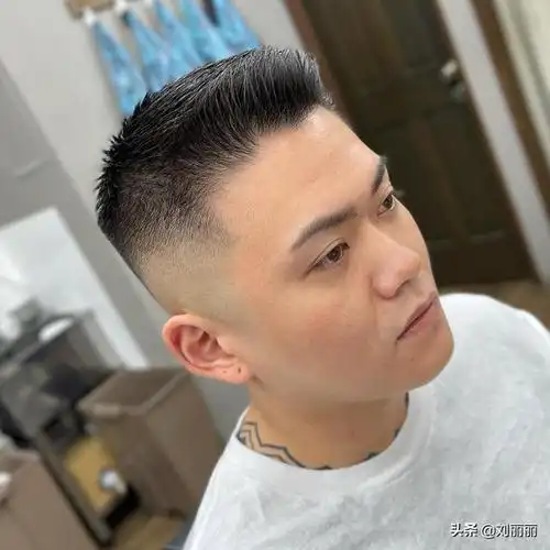 男生中碎发发型图片(男生刘海碎发发型图片)-天晟网