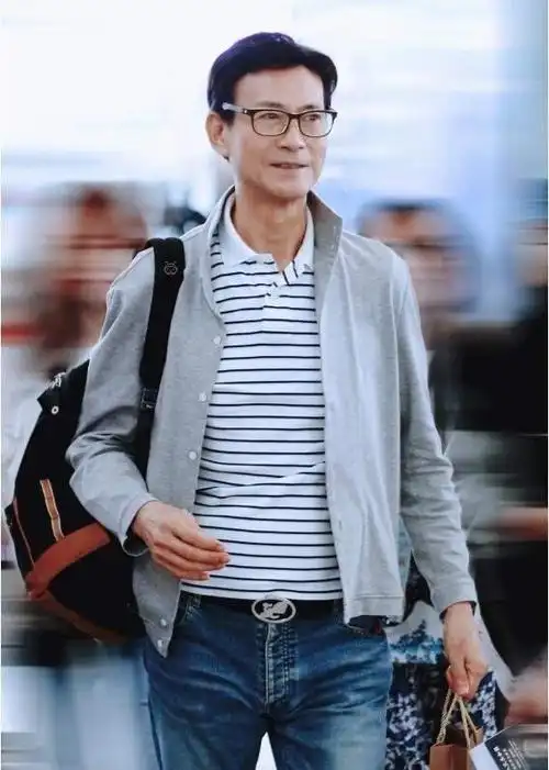 原来老男人也能这么精致!刘德华梳大背头,郑少秋戴假发