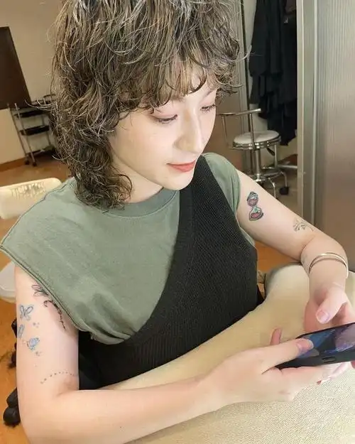 满头烫层次短发波波头洋气立体真瘦脸你最喜欢哪一种