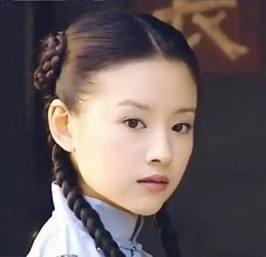 董洁:18岁的董洁清雅洁白