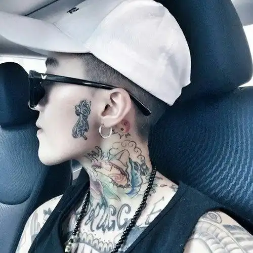 qq头像男生纹身社会