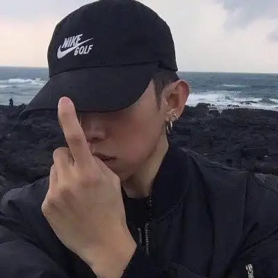 非主流男生用手遮脸头像