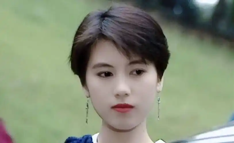 能驾驭得了"短发"的女星,只服这8位,热巴们就别硬上弓了_袁洁莹