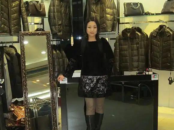 小蜗牛熟女830集100张照片精华帖看得出这个美熟妇已经48岁了吗熟女吧