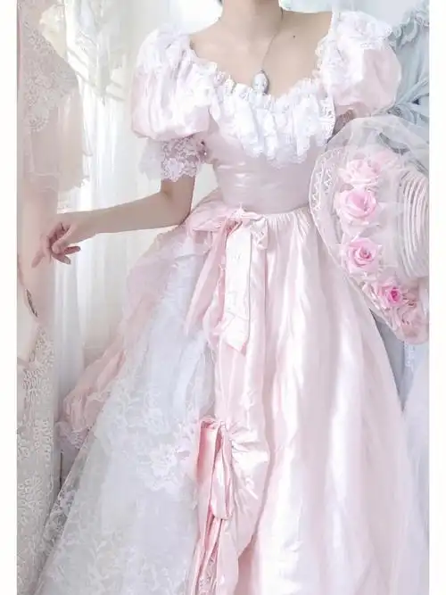 粉色蕾丝公主裙