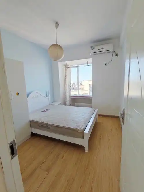 1000单间独卫公用阳台