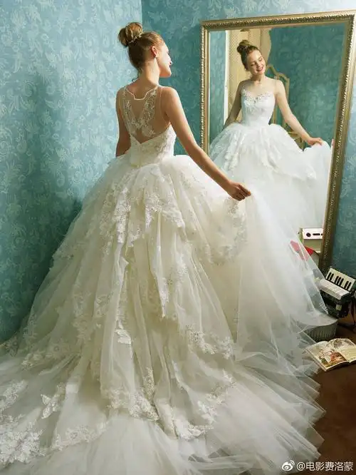 这次是白雪公主,睡美人,贝儿公主和长发公主的婚纱!