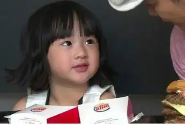 吴尊晒女儿neinei近照,才8岁就已经有女神范儿