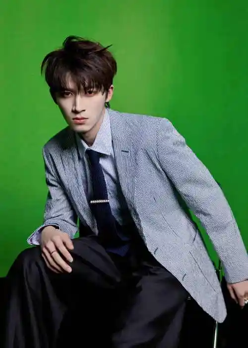 和吴磊的《在暴雪时分》还有和张凌赫的《宁安如梦》,熟人局实锤了