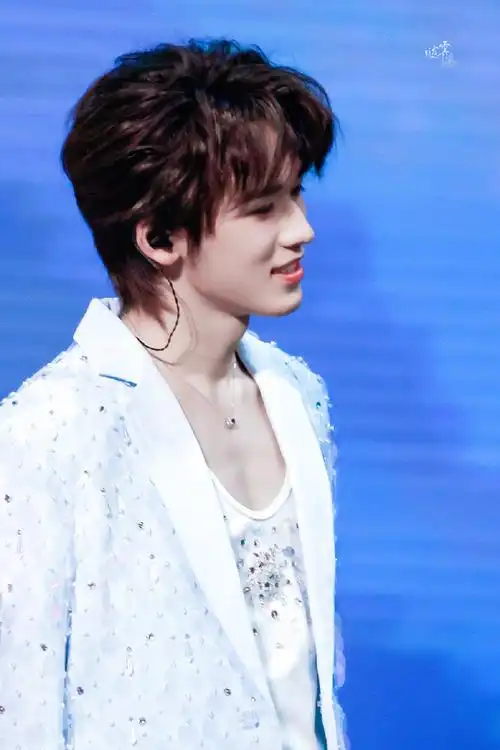 不枉@时代少年团-宋亚轩#时代少年团叁重楼暨出道四周年演唱会##时代