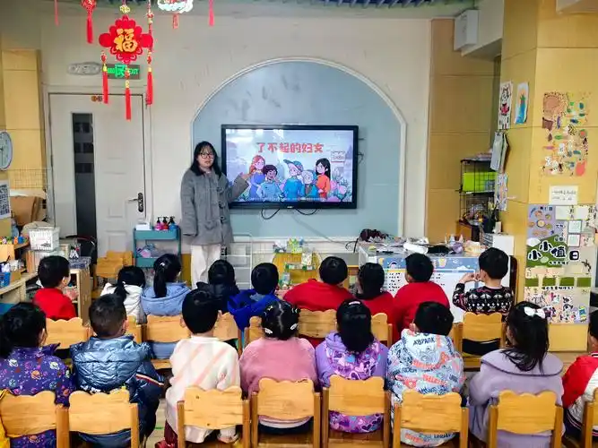 九江市中心幼儿园开展"庆三八"系列主题活动 - 九江新闻网