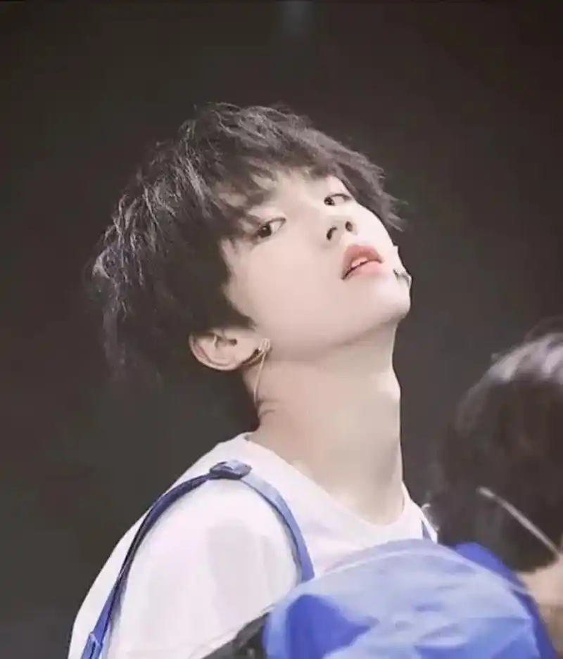 tf三代里几个小孩比较喜欢第二张左航女装