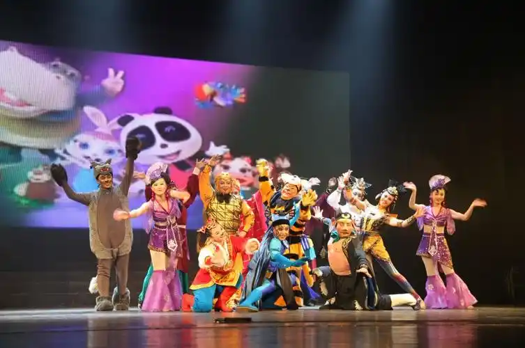 恶,是,非,与基本的行为准则~看点四表演上加入了京剧特有的形体和武