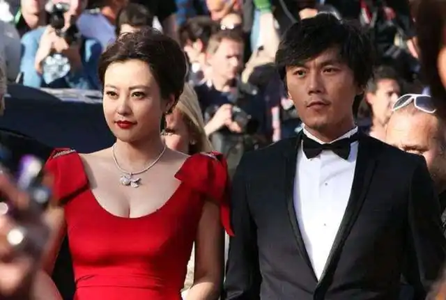 郝蕾面对前男友邓超大婚送上祝福,面对前夫李光洁大婚则毫无回应