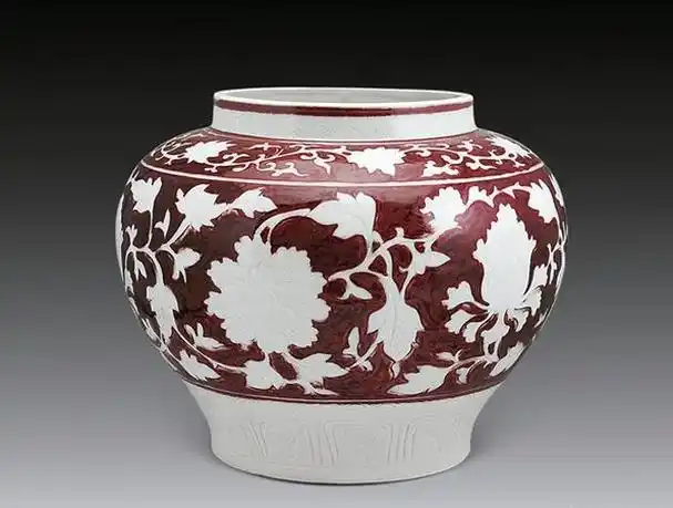 元代釉里红瓷器中的贵族