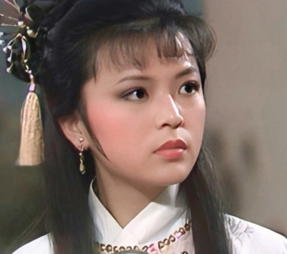 小龙女陈玉莲罕露面61岁仍气质出众至今单身收养3名孤儿