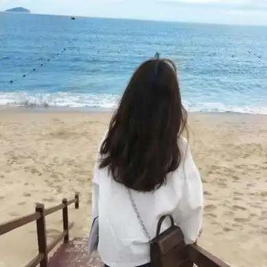 海边背影女头 高清好看的唯美海边背影女头像图片