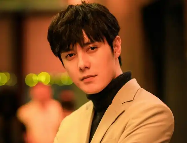 曾被前女友曝出劈腿3人,金晨受牵连_腾讯新闻