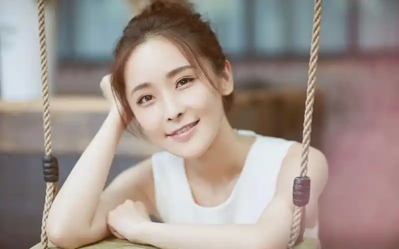 李曼清新脱俗气质写真图片桌面壁纸