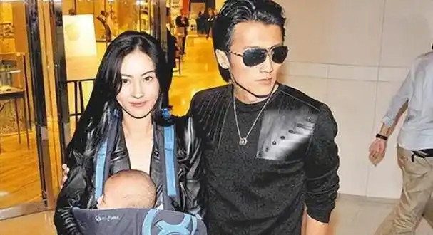 回顾人财两空张柏芝3儿改姓谢霆锋带娃旅游拉拢谢贤夺抚养权