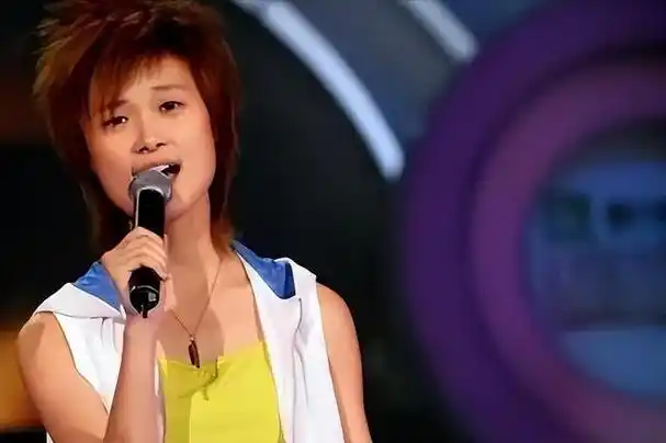 歌手李宇春:不恋爱不结婚,坦诚地自曝患病,她到底图了个什么?