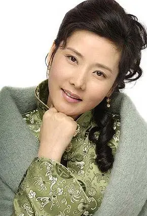 何赛飞个人简历年龄和出演的电视剧 何赛飞老公是谁