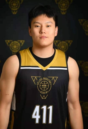 李弘权结缘篮球