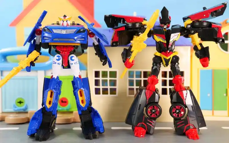 咖宝车神酷炫变形机甲玩具:雄鹰霍克和快刀捷伦