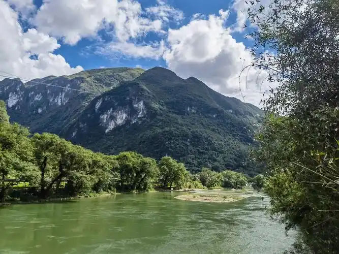 昨日活动:爬山91  理想文案:风景宜人   自由自在 现实 - 抖音