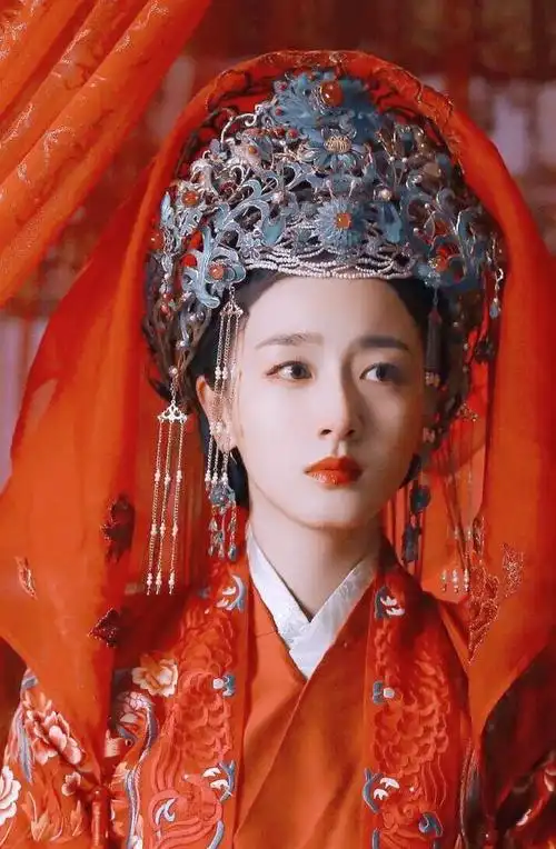 《锦衣之下》:多情总被无情伤——上官曦