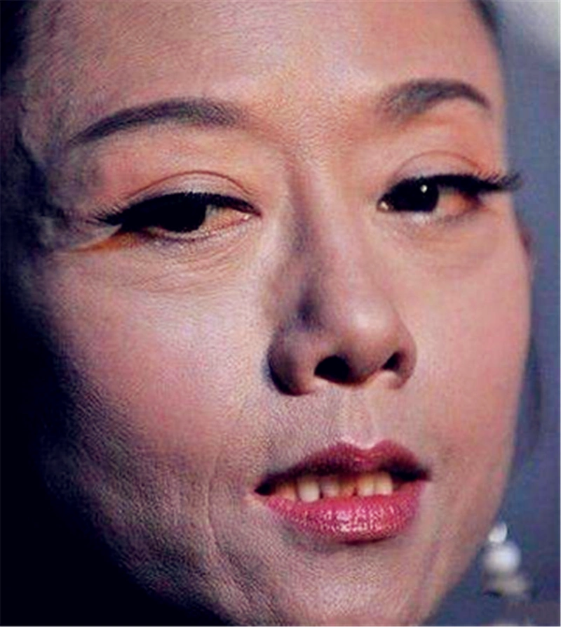 59岁的杨丽萍素颜照曝光,岁月的痕迹太明显!